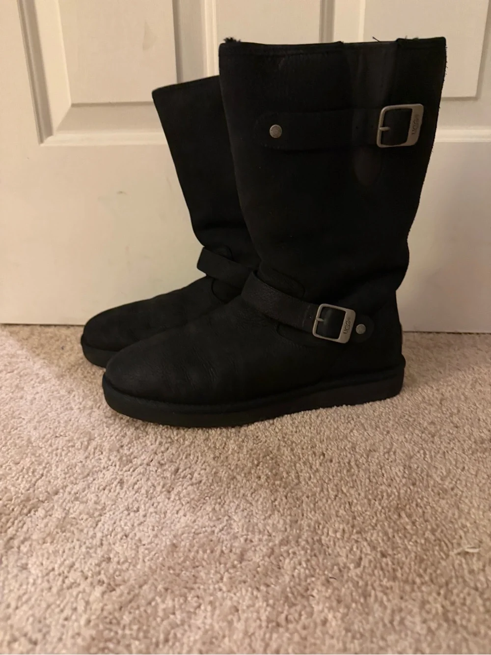 UGG Sutter Black Leather Buckle Moto Winter Boots Women’s 11
